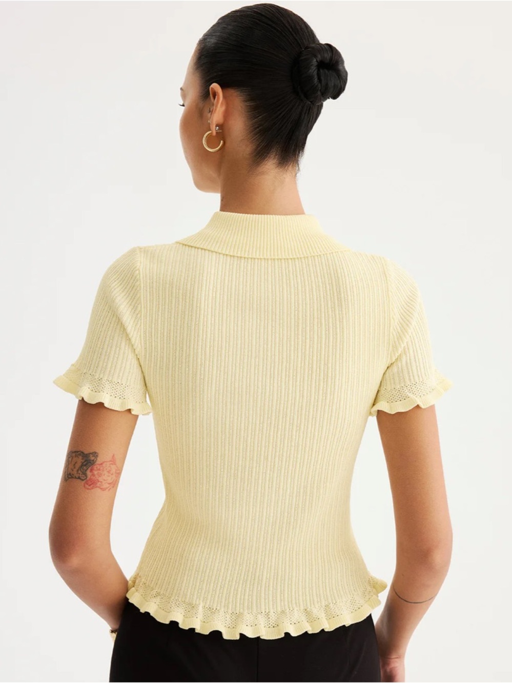NWT Commense Ruffled Collared Ribbed Light Yellow Knit Top - Picture 3 of 3